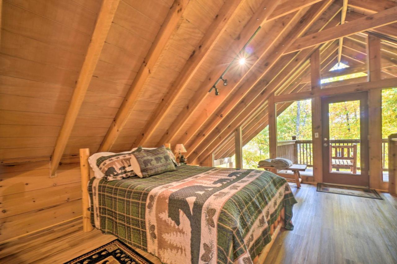 Sevierville Sanctuary Hot Tub, Pool Table And Deck! Exterior foto