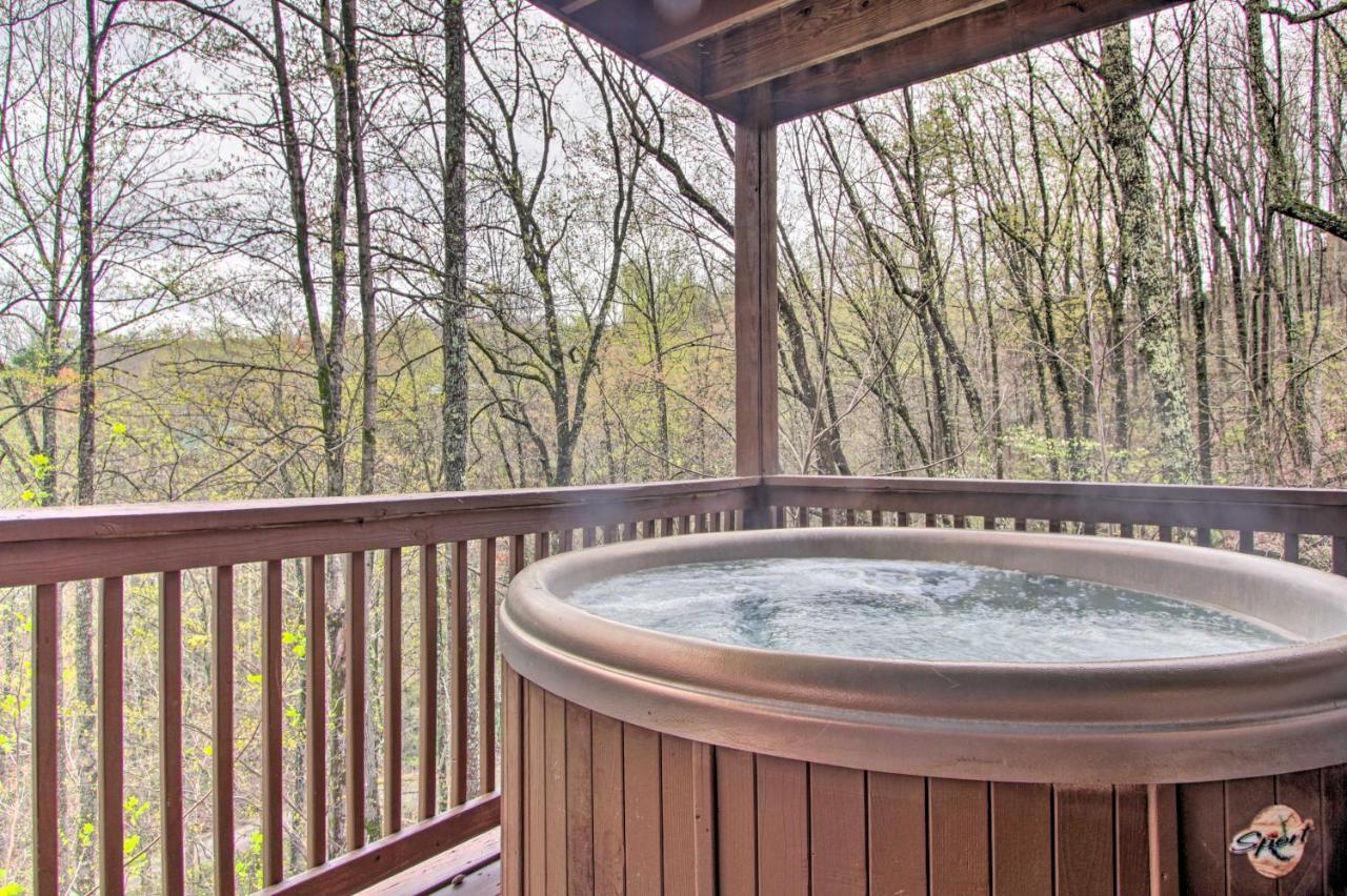 Sevierville Sanctuary Hot Tub, Pool Table And Deck! Exterior foto